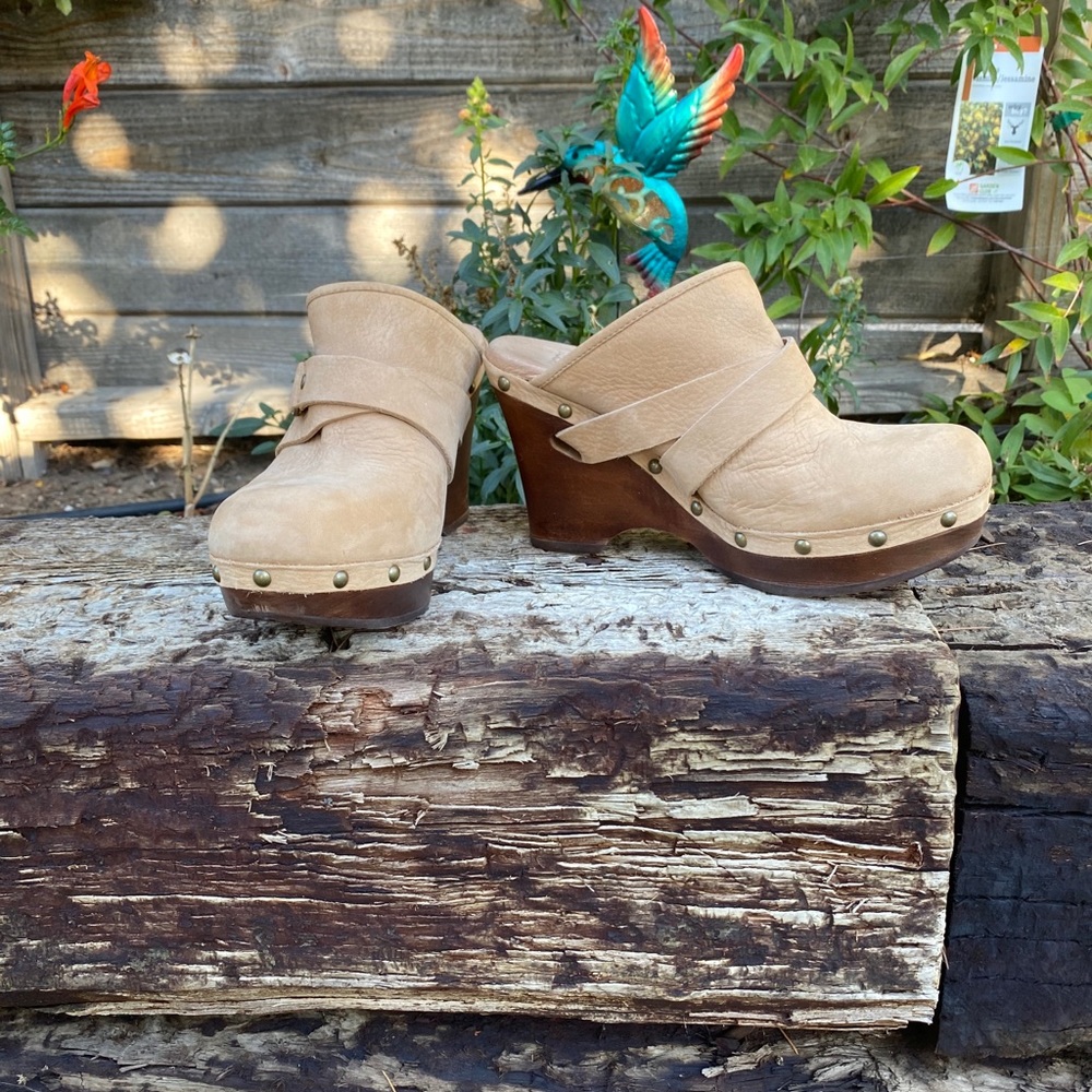 UGG leather/shearling clog
